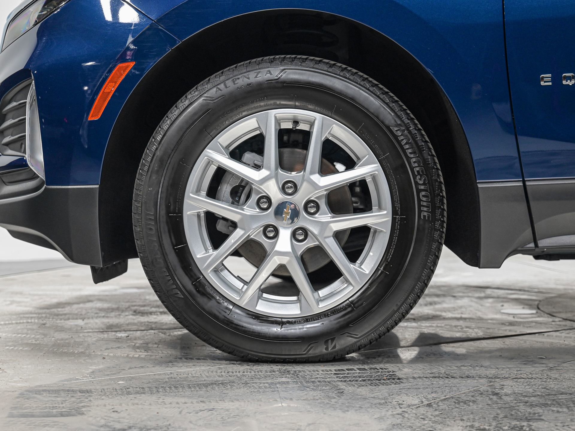 Used 2023 Chevrolet Equinox LT AWD/4WD image 3