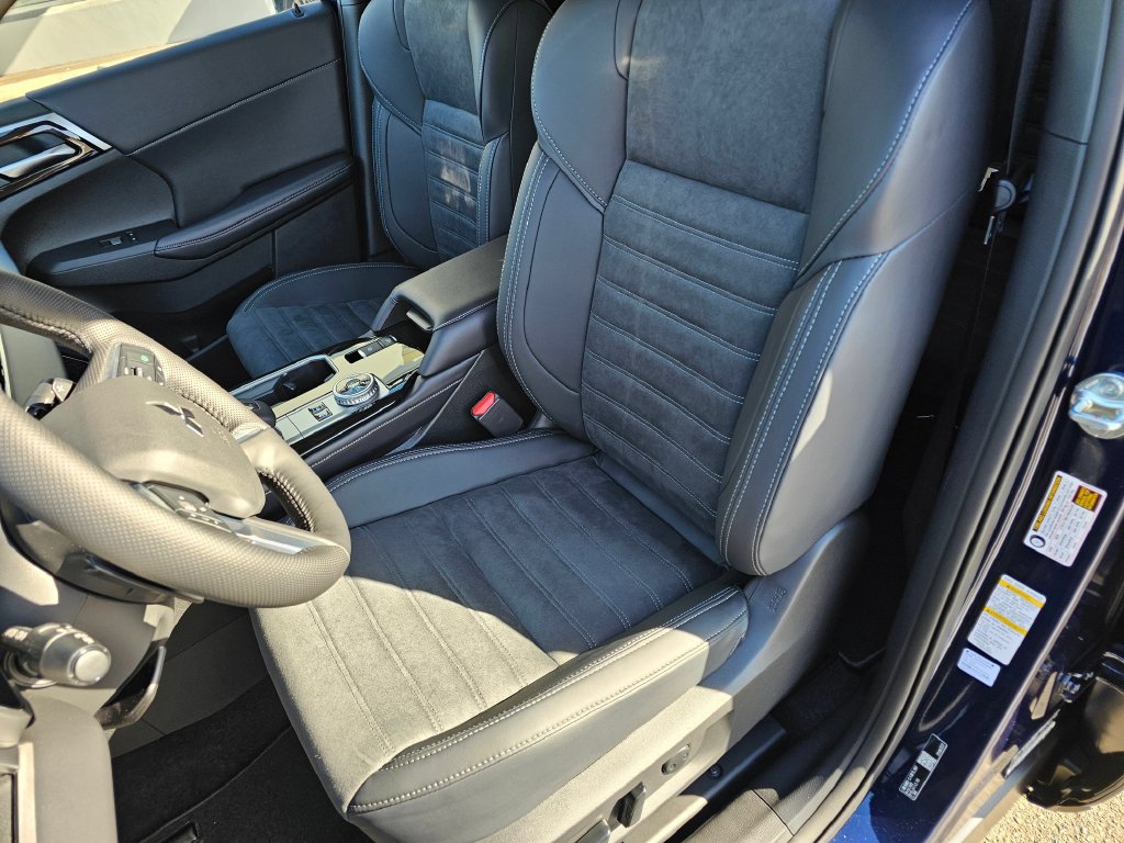 New 2026 Mitsubishi Outlander SE AWD/4WD image 17