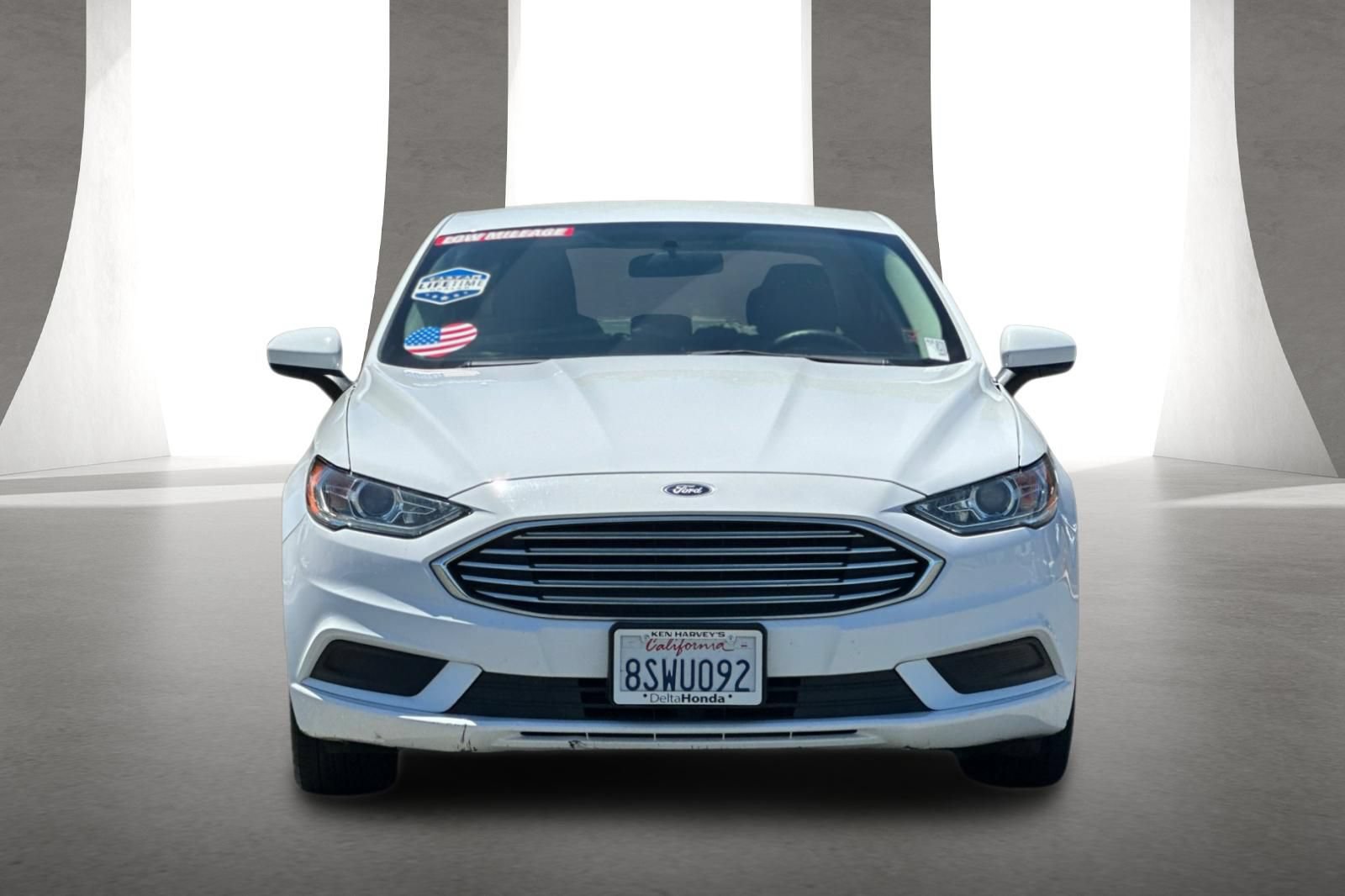 Used 2017 Ford Fusion SE w/ Fusion SE Technology Package FWD image 9