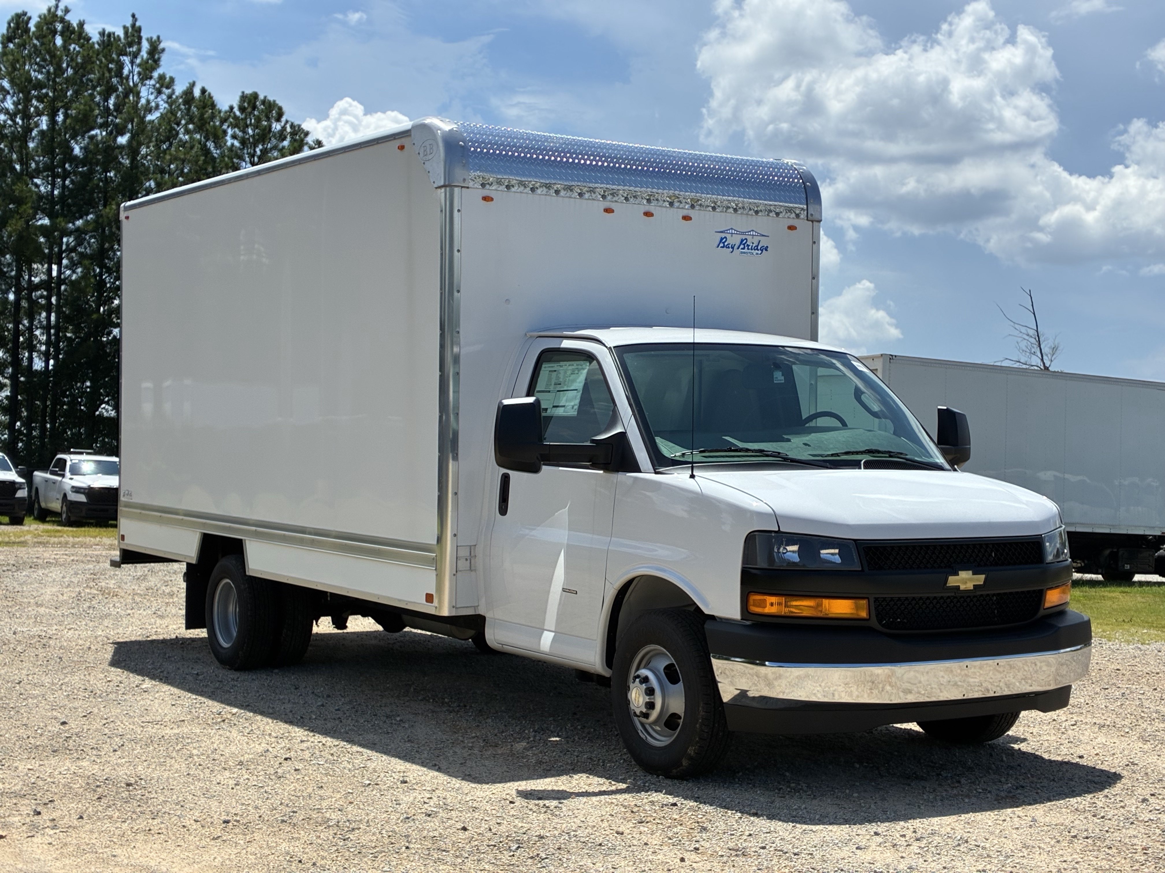 New 2026 Chevrolet Express 3500 w/ Power Convenience Package RWD video 2