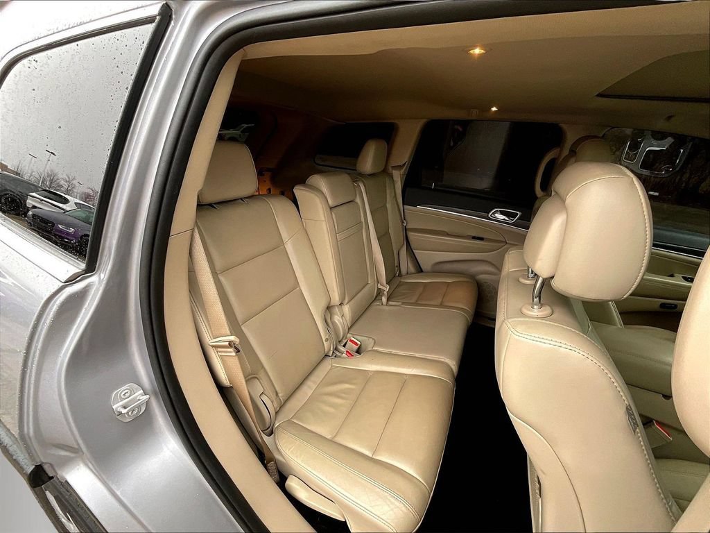 Used 2020 Jeep Grand Cherokee Limited AWD/4WD image 25