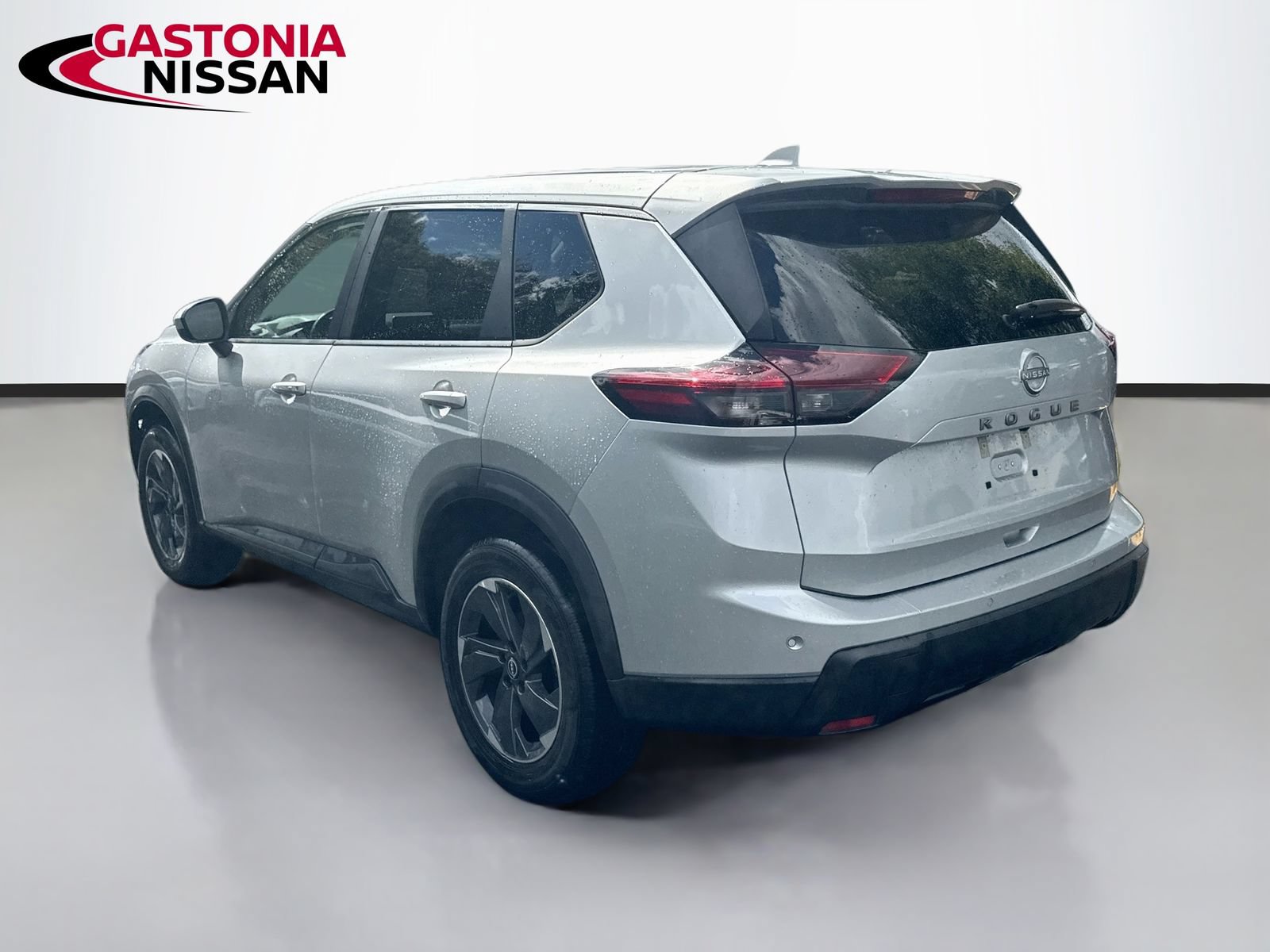Used 2025 Nissan Rogue SV FWD image 6