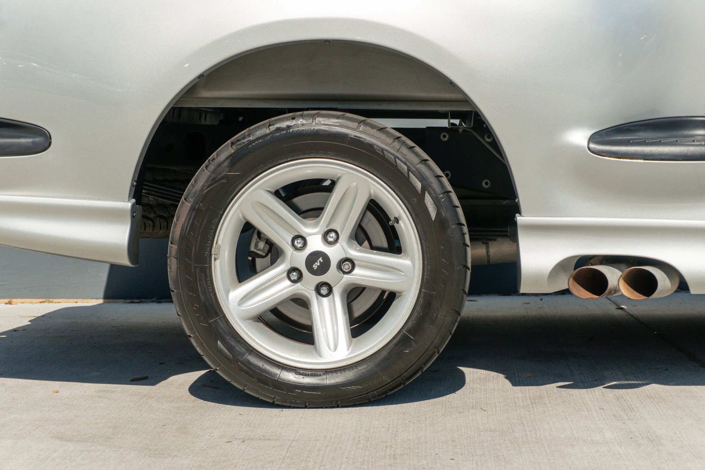 Used 2004 Ford F150 Lightning RWD image 35