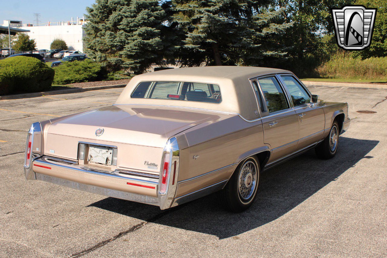 Used 1992 Cadillac Brougham image 7