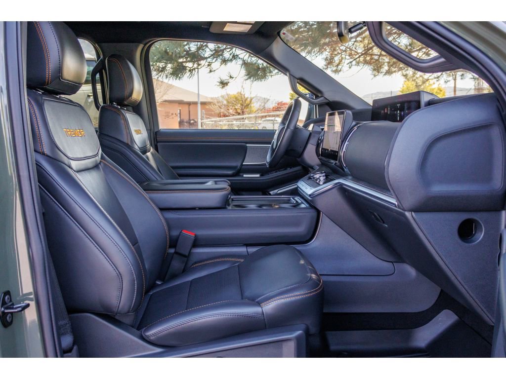 Used 2025 Ford Expedition Tremor AWD/4WD image 11