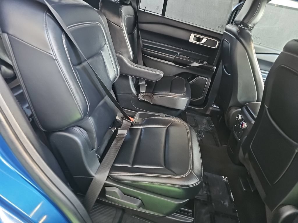 Used 2020 Ford Explorer XLT w/ Equipment Group 202A AWD/4WD image 40