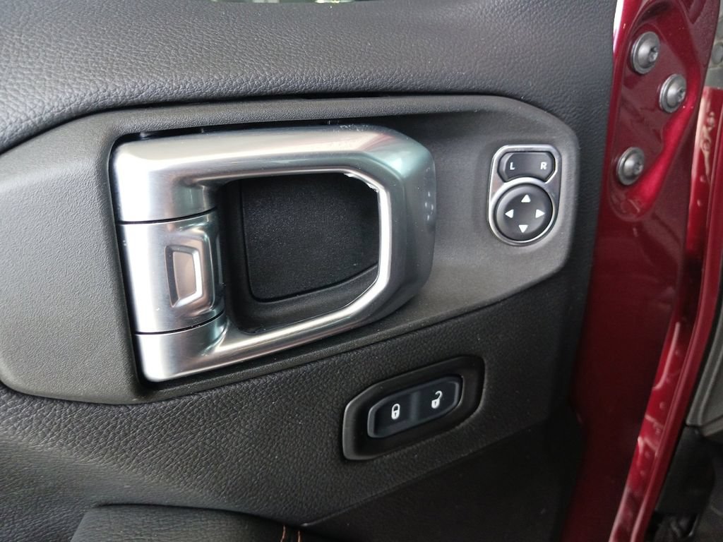 Used 2022 Jeep Wrangler Unlimited Rubicon AWD/4WD image 34