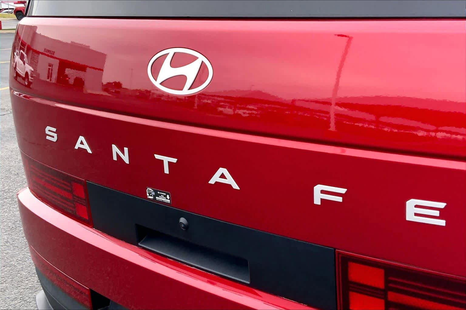 Used 2025 Hyundai Santa Fe SEL FWD image 10