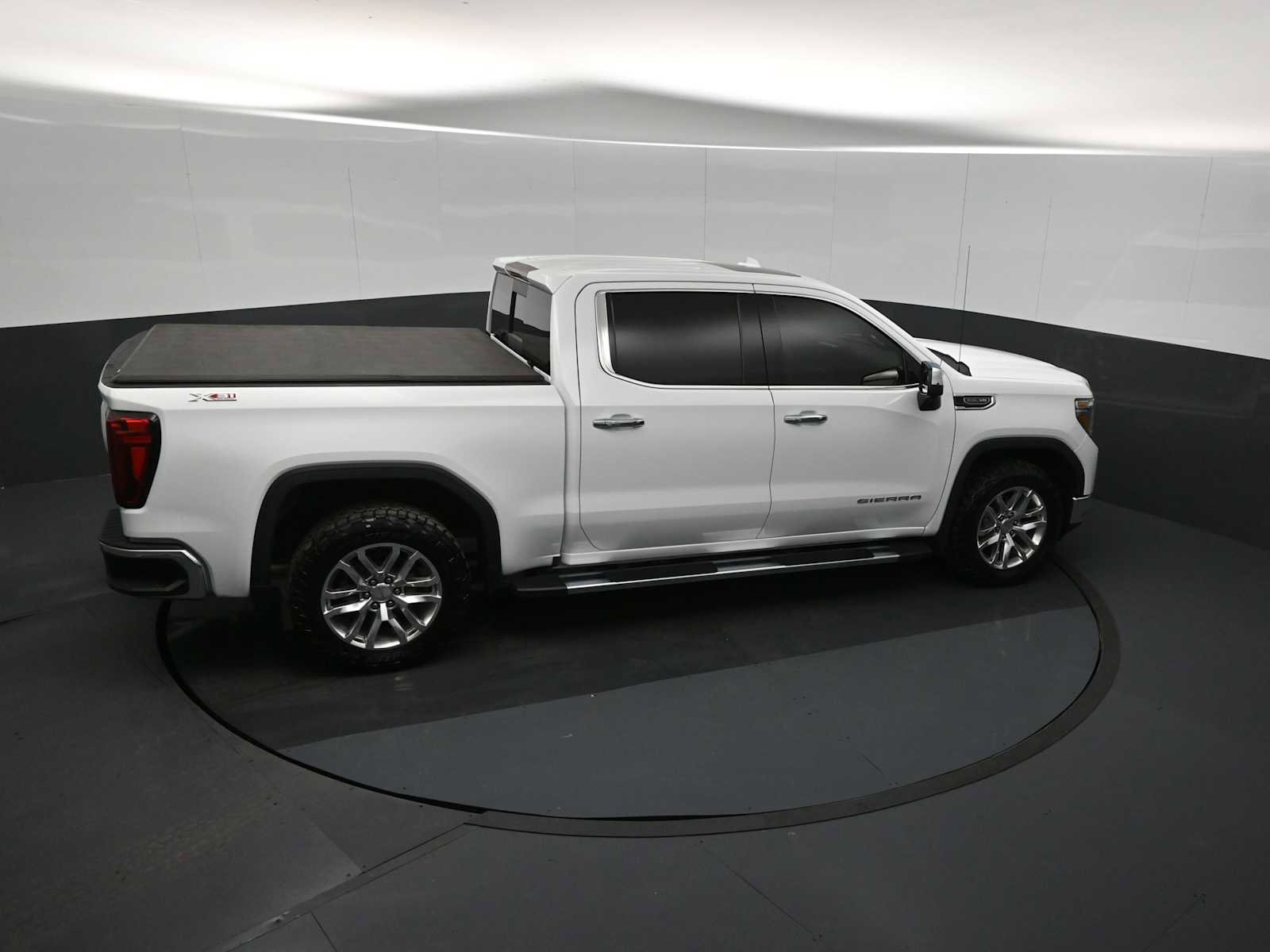 Used 2021 GMC Sierra 1500 SLT w/ SLT Premium Package AWD/4WD image 17