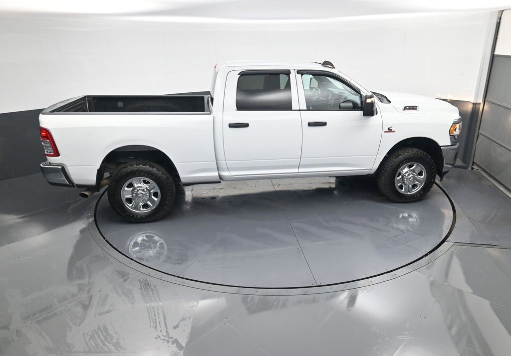 Used 2024 RAM 3500 Tradesman w/ Chrome Appearance Group image 32
