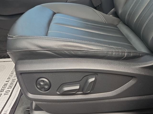 Used 2023 Audi Q5 2.0T Premium w/ Convenience Package image 12