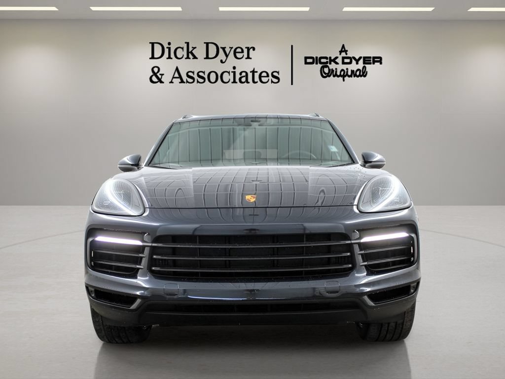 Used 2023 Porsche Cayenne AWD/4WD image 5