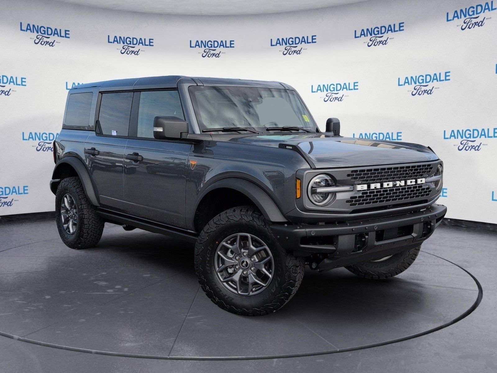 New 2025 Ford Bronco Badlands image 2