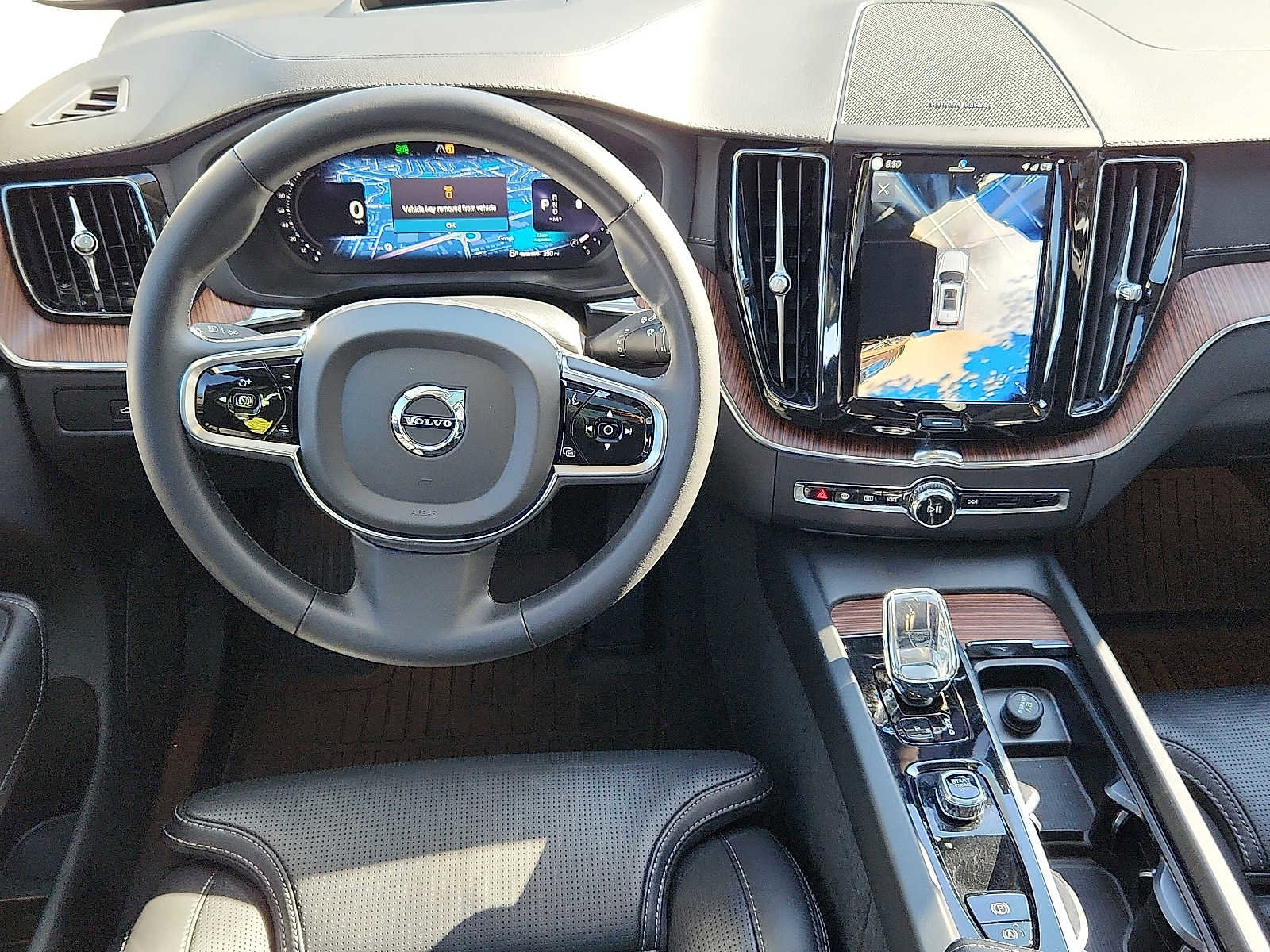 Certified 2024 Volvo XC60 B5 Ultimate w/ Protection Package Premier AWD/4WD image 11
