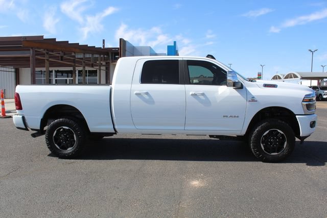 Used 2025 RAM 2500 Laramie AWD/4WD image 2
