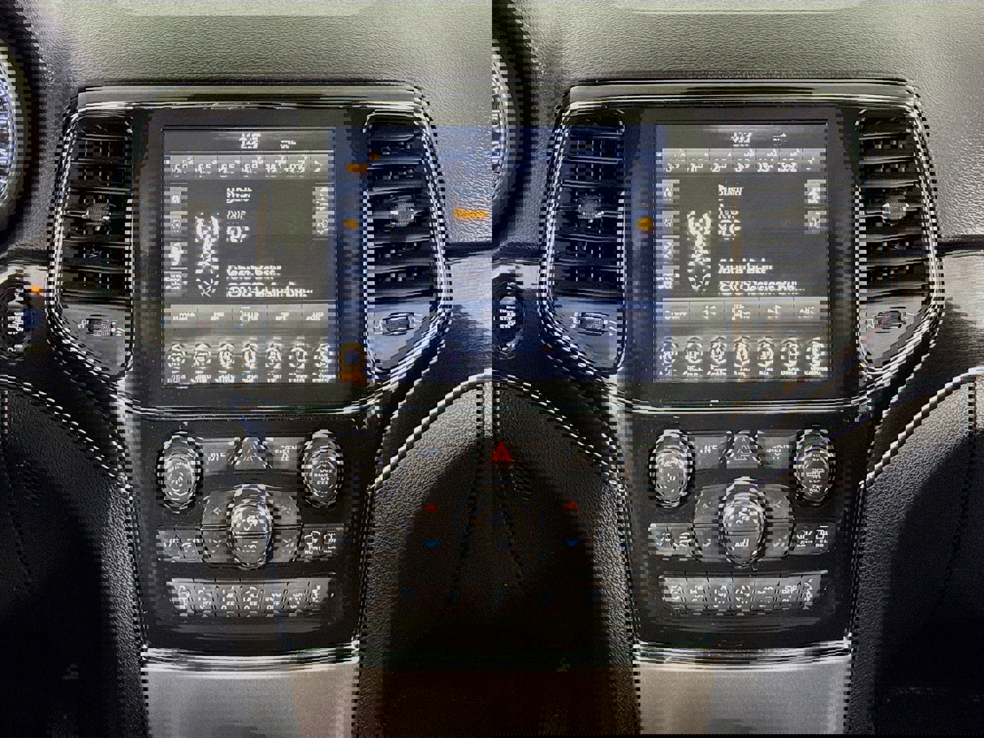 Used 2021 Jeep Grand Cherokee Trailhawk w/ Trailhawk Luxury Group image 28