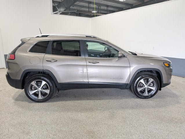 Used 2021 Jeep Cherokee Limited AWD/4WD image 2