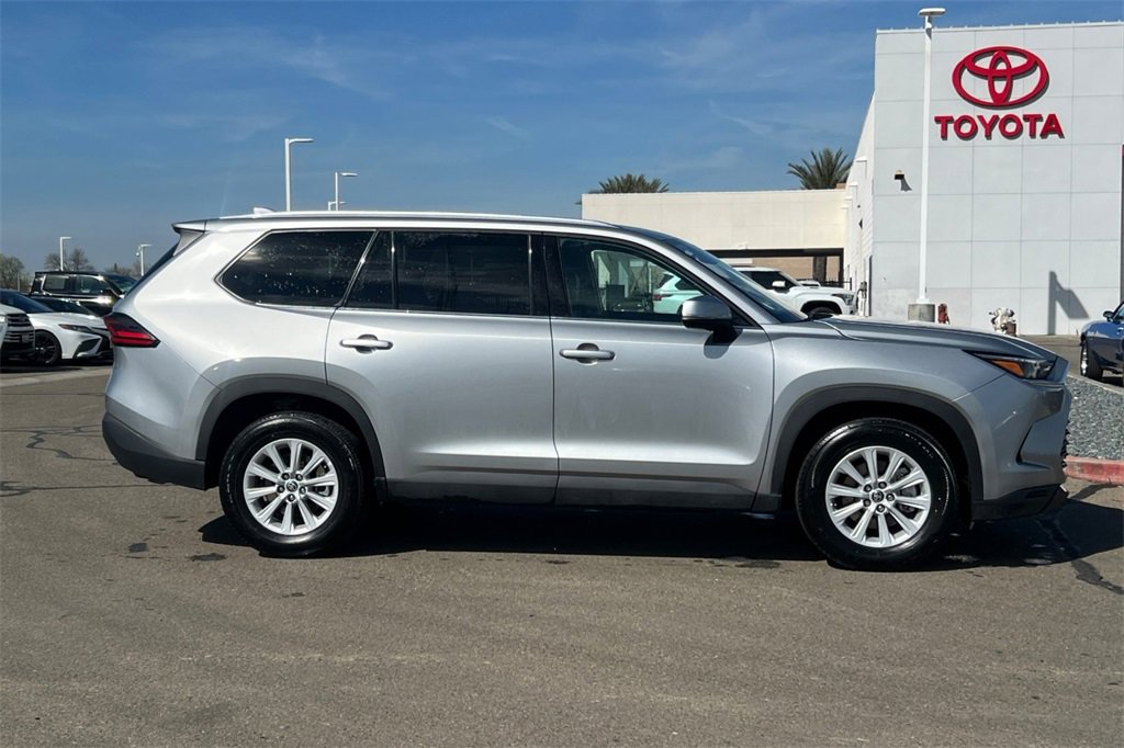 Certified 2025 Toyota Grand Highlander AWD image 3