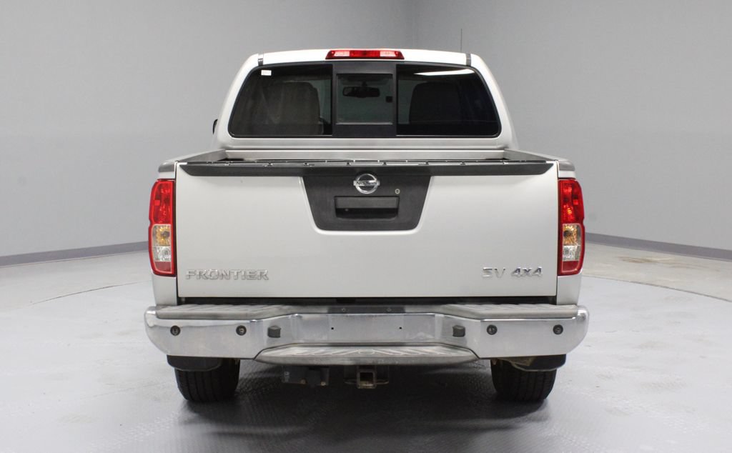 Used 2015 Nissan Frontier SV w/ SV Value Truck Package AWD/4WD image 10
