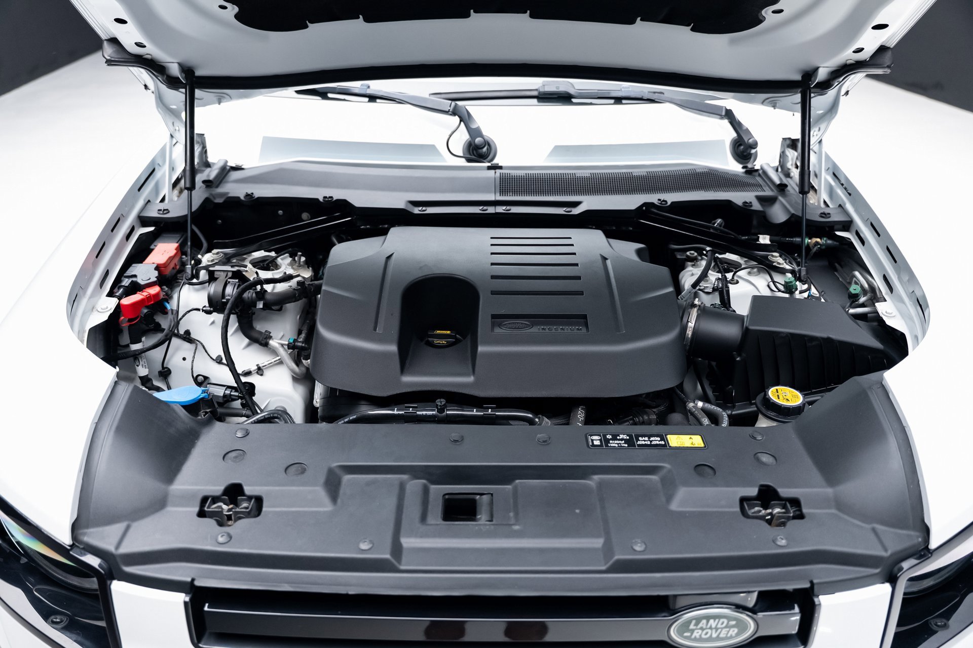 Used 2023 Land Rover Defender 130 SE image 77