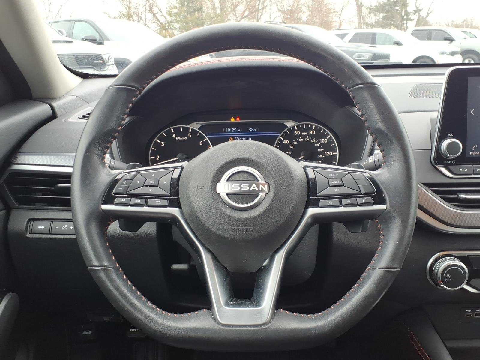 Used 2023 Nissan Altima 2.5 SR image 17