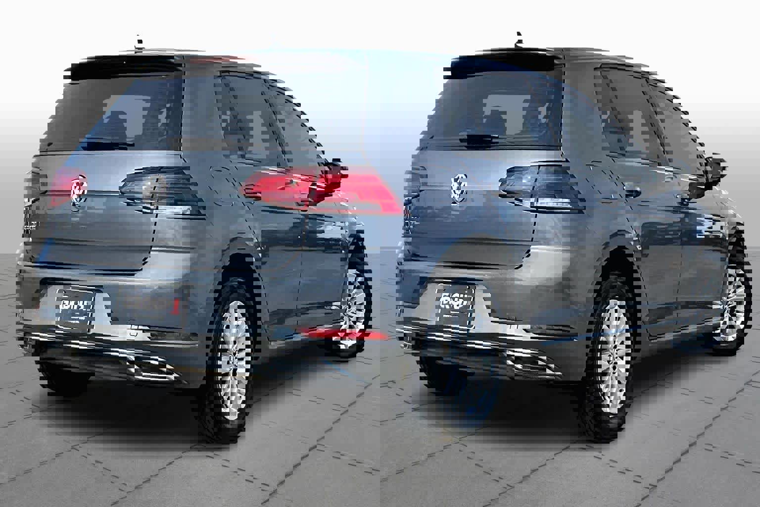 Used 2019 Volkswagen Golf S image 12