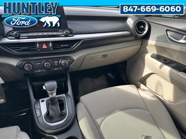 Used 2020 Kia Forte LXS FWD image 14