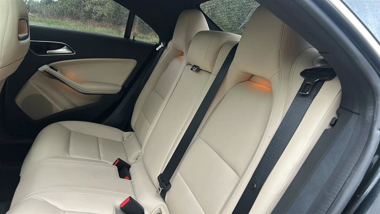 Used 2014 Mercedes-Benz CLA 250 image 40