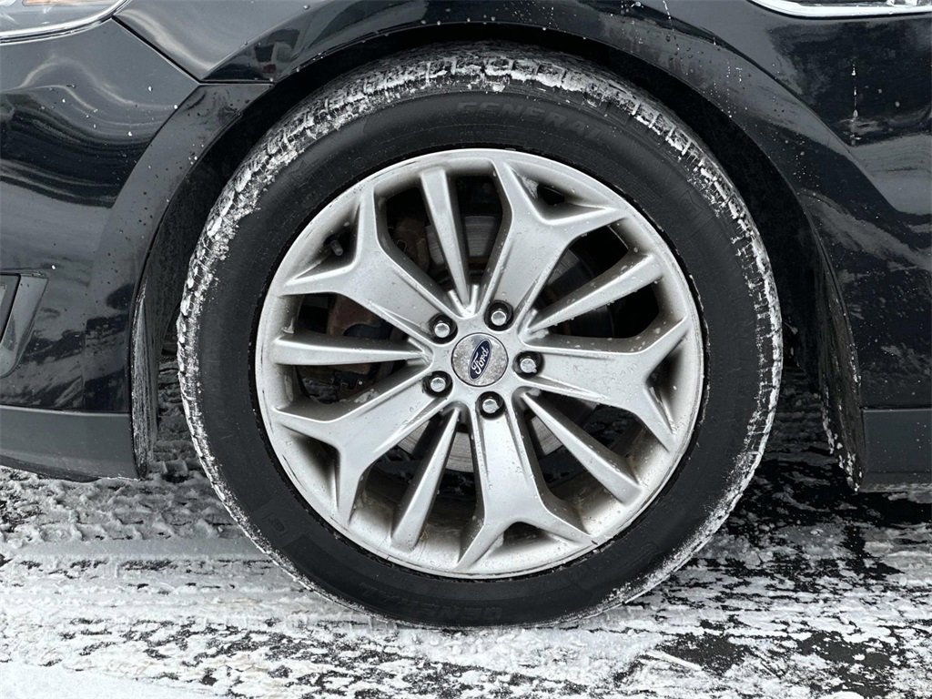 Used 2016 Ford Taurus Limited image 9