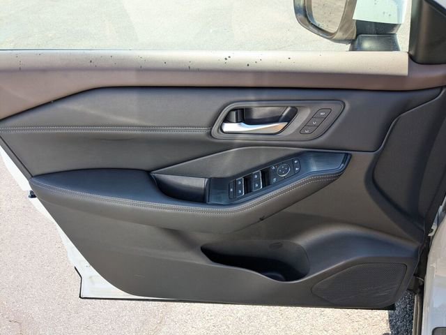 Used 2023 Nissan Rogue SL w/ SL Premium Package image 30