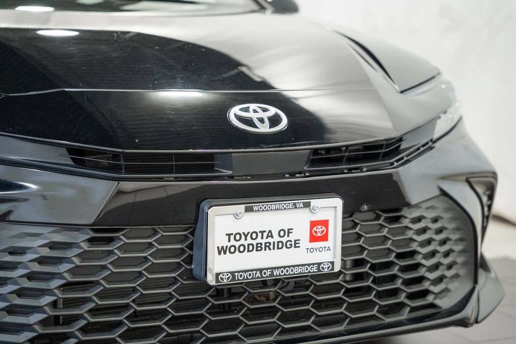 Used 2025 Toyota Camry SE AWD/4WD image 11