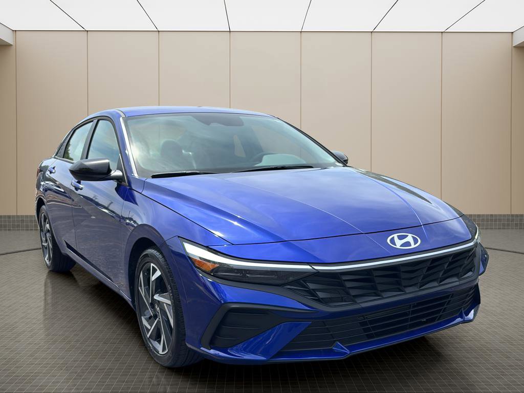 Used 2025 Hyundai Elantra Sport FWD image 7