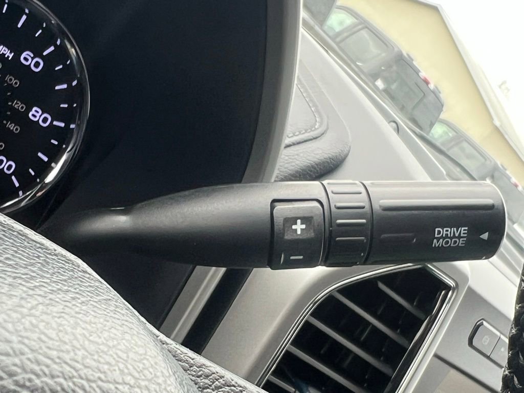 Used 2020 Ford F250 Lariat w/ Chrome Package image 38