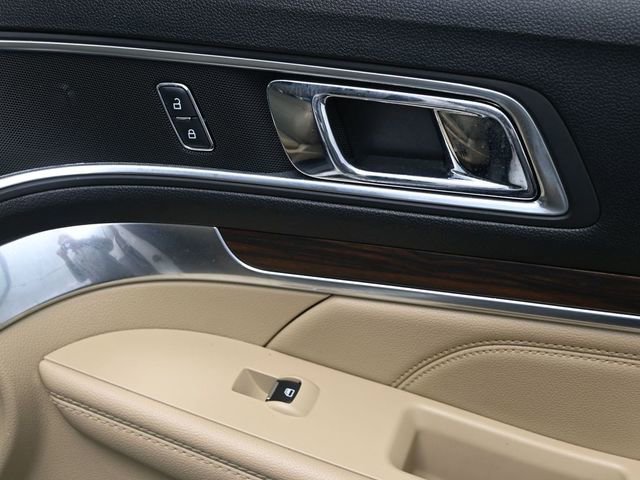 Used 2017 Ford Explorer Limited image 35