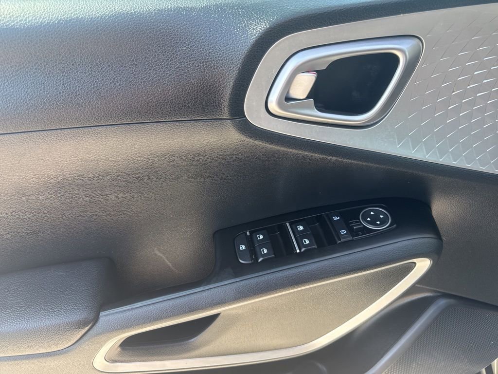 Used 2024 Kia Soul LX w/ Option Group 015 FWD image 21