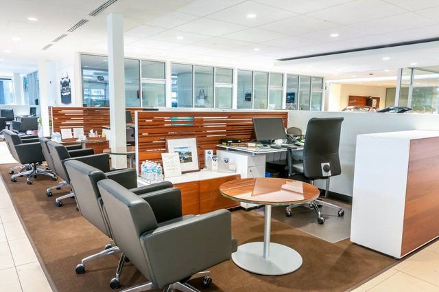 Used 2025 BMW M850i xDrive Coupe image 33