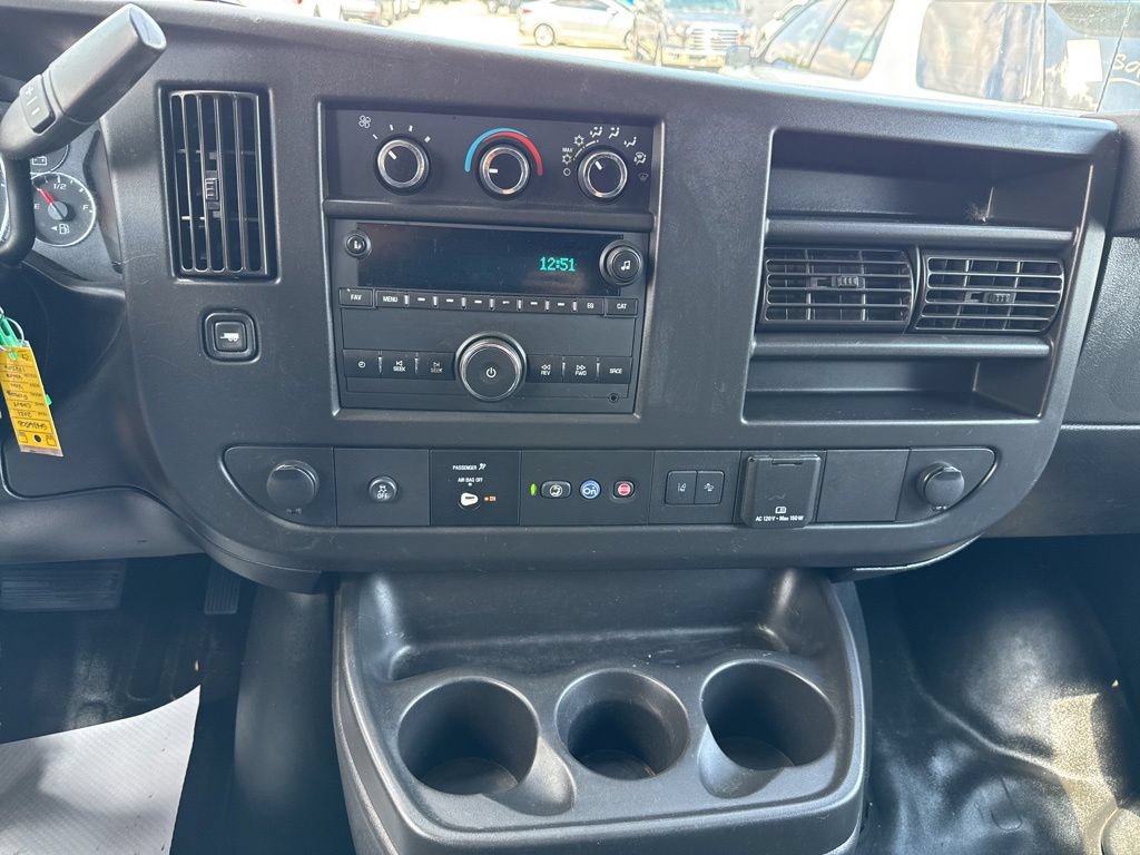 Used 2021 Chevrolet Express 3500 w/ Driver Convenience Package RWD image 7
