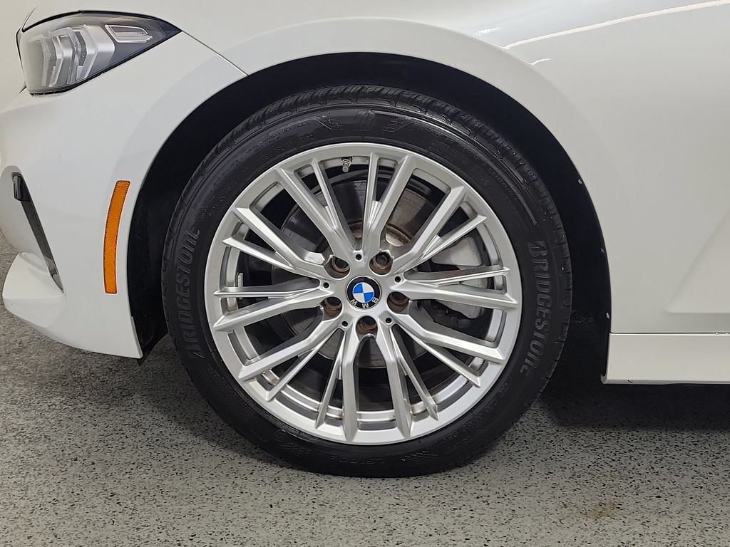 Used 2023 BMW 330i Sedan w/ Premium Package RWD image 9