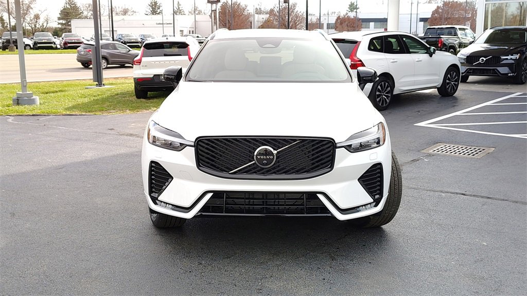 New 2026 Volvo XC60 B5 Plus w/ Climate Package image 32