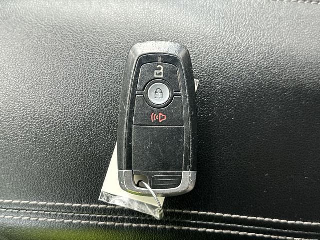 Used 2021 Ford Escape SE w/ SE Sport Appearance Package image 33