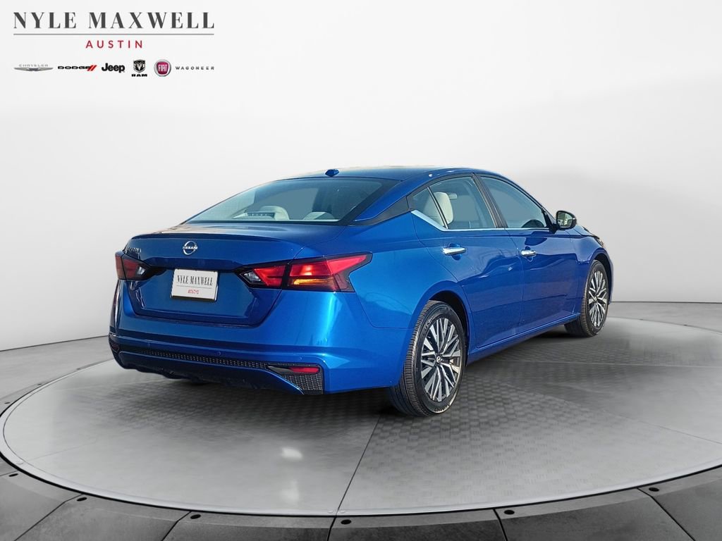 Used 2025 Nissan Altima 2.5 SV FWD image 16