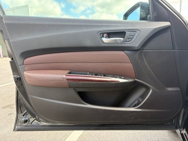 Used 2015 Acura TLX V6 w/ Technology Package FWD image 9
