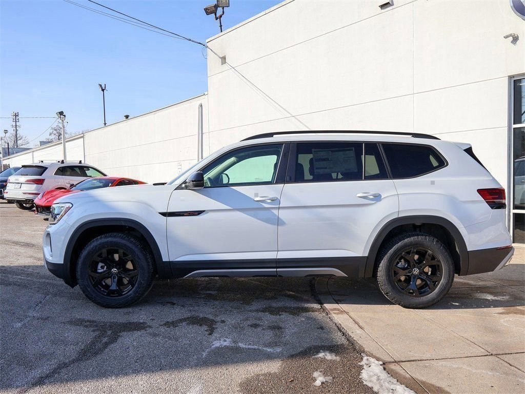 New 2026 Volkswagen Atlas Peak Edition image 2