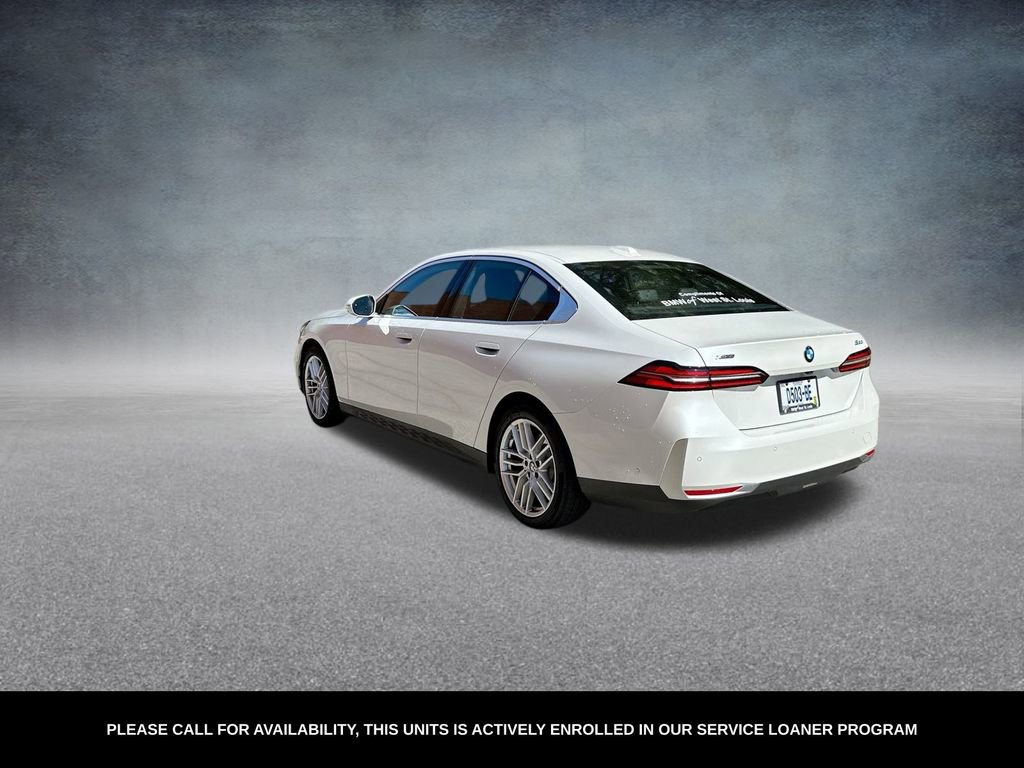 Used 2025 BMW 530i xDrive w/ Premium Package image 7