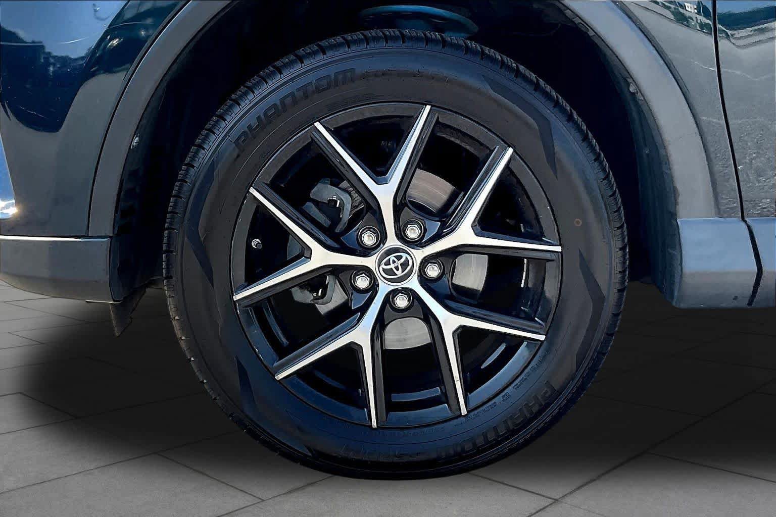 Used 2017 Toyota RAV4 SE w/ Power Extra Value Package FWD image 11