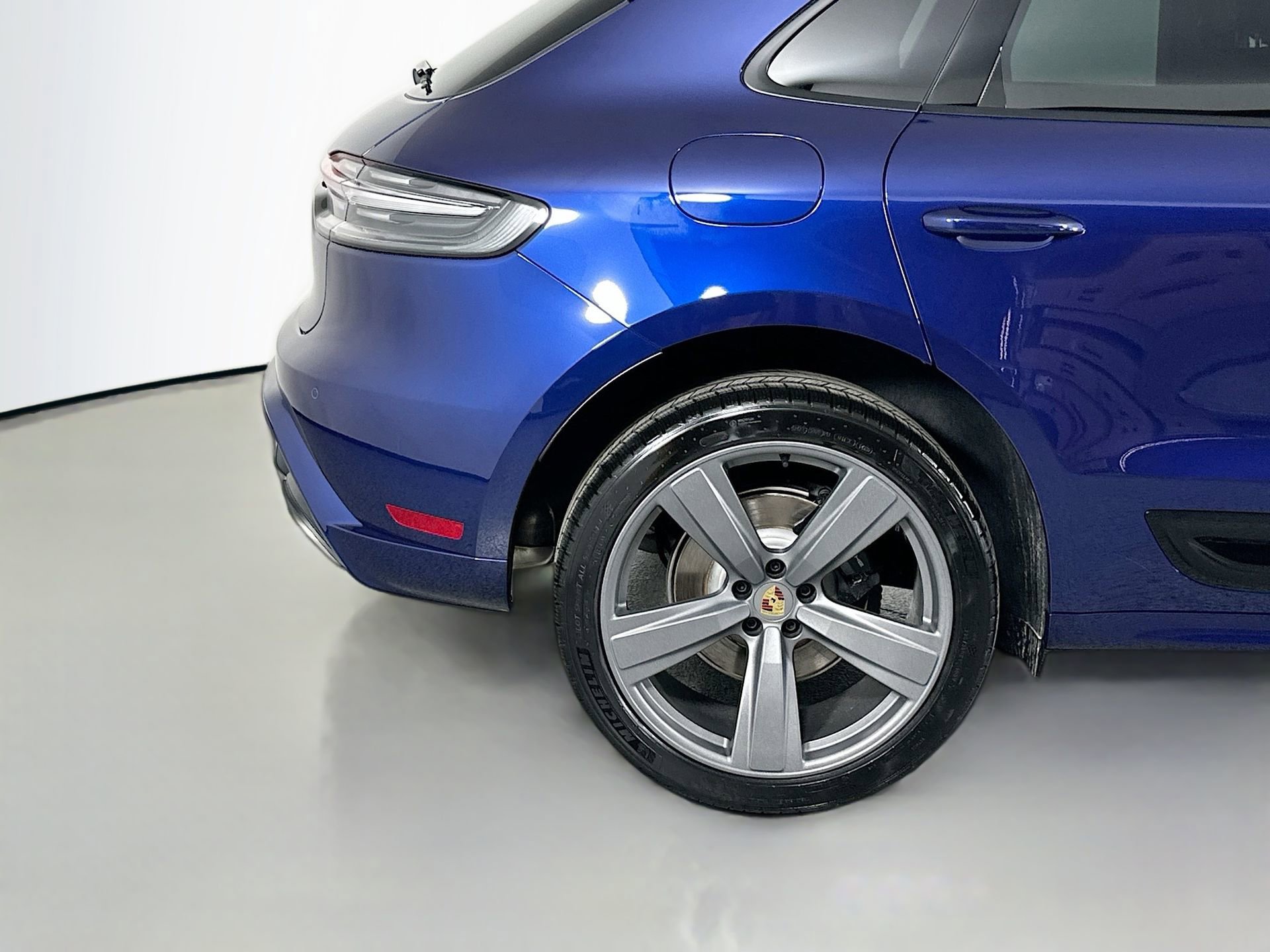 Certified 2026 Porsche Macan image 13