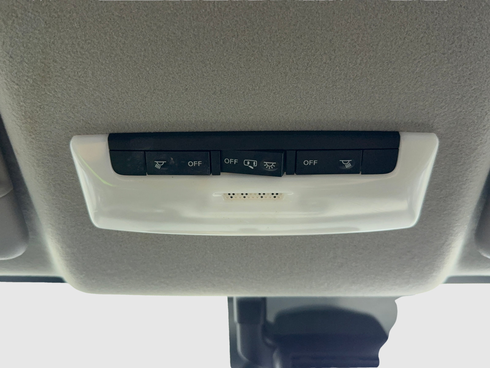 Used 2020 Nissan Versa SV FWD image 35