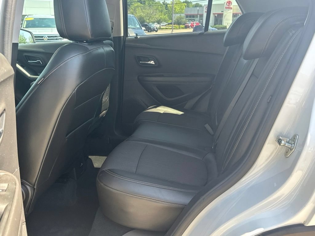 Used 2019 Chevrolet Trax LT w/ LT Convenience Package AWD/4WD image 30
