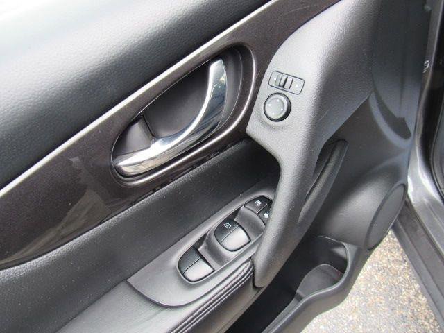 Used 2019 Nissan Rogue SV image 10