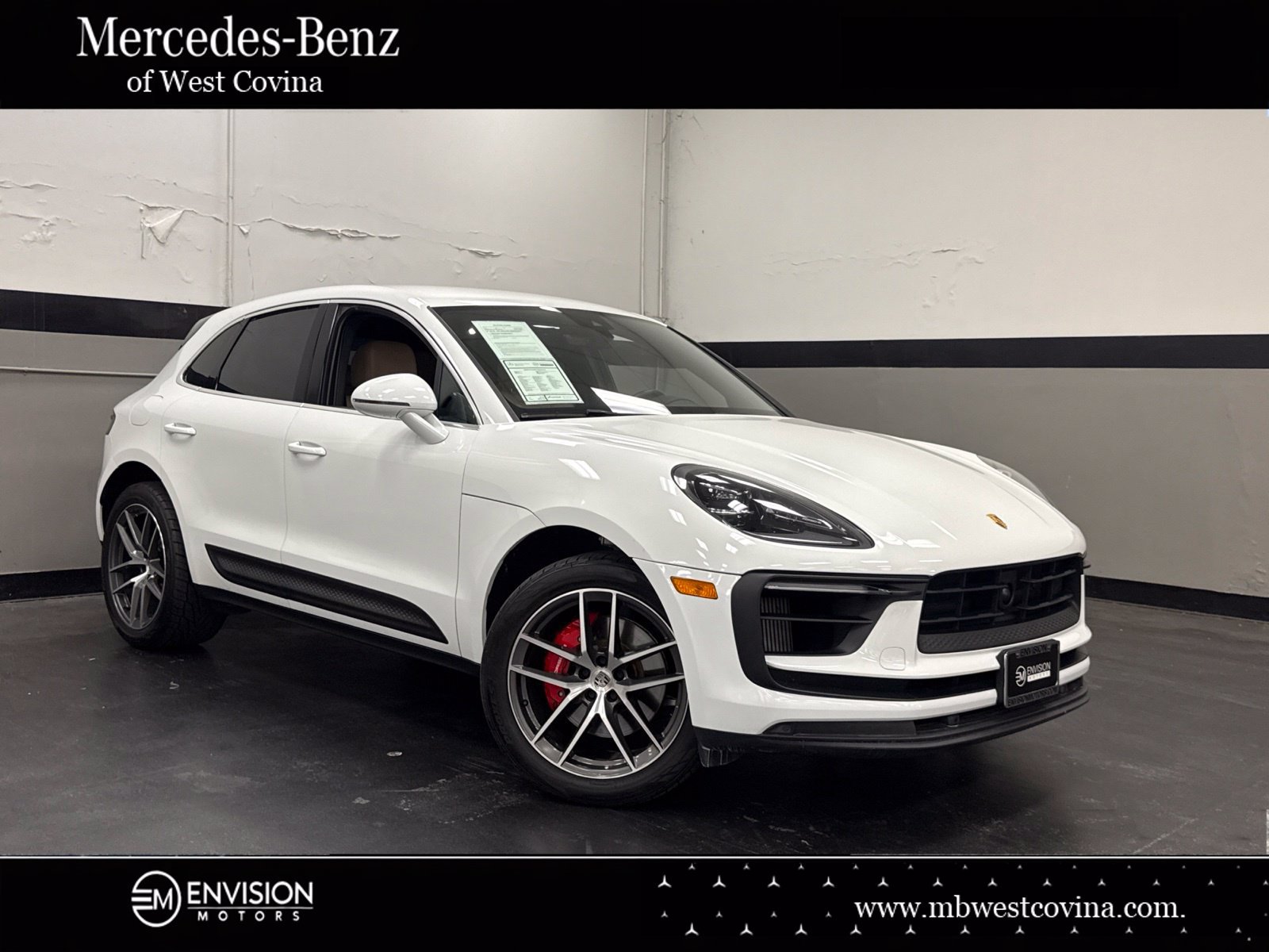 Used 2023 Porsche Macan S AWD/4WD image 1